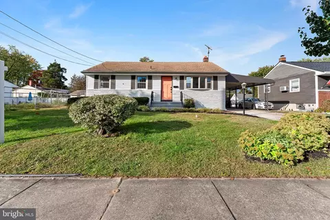 303 Veterans Dr, Palmyra, NJ 08065