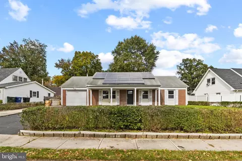 61 Enfield Ln, Willingboro, NJ 08046