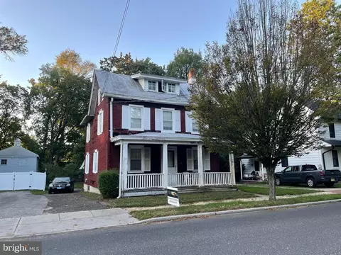 65 E 2nd St, Moorestown, NJ 08057