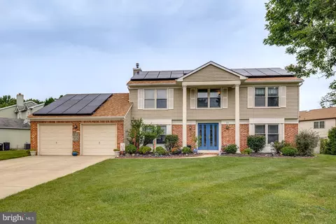 11 Huntington Way, Mount Laurel, NJ 08054