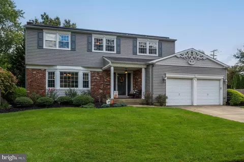 894 Lafayette Dr, Mount Laurel, NJ 08054