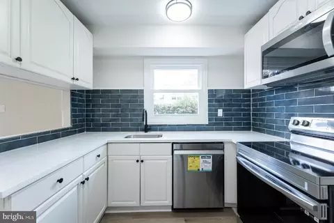 11 Gaffney Ln, Willingboro, NJ 08046