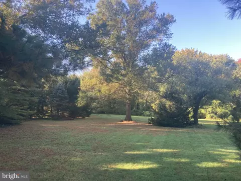 704 Chester Ave, Moorestown, NJ 08057