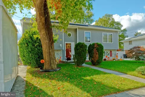 915 Davis Ave, Cinnaminson, NJ 08077
