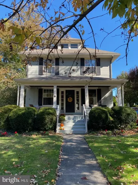 902 Highland Ave, Palmyra, NJ 08065
