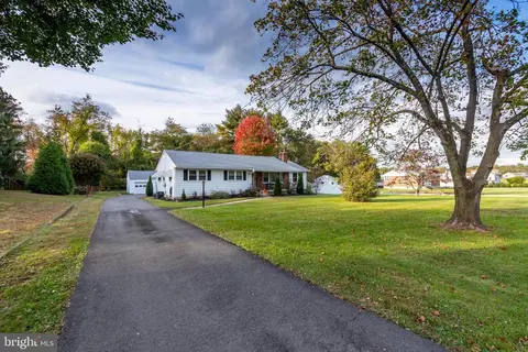 602 Mount Laurel Rd, Hainesport, NJ 08036