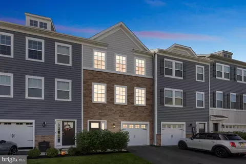 21 Turin Way, Mount Laurel, NJ 08054