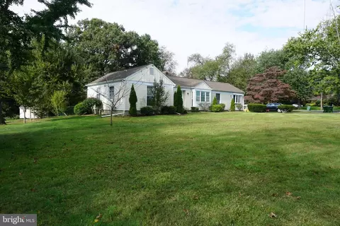 2 Birch Ln, Marlton, NJ 08053