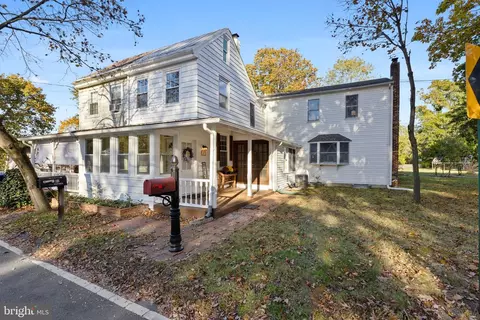 43 Chestnut St, Lumberton, NJ 08048