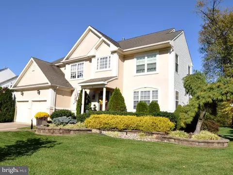 4 Harraway Ln, Cinnaminson, NJ 08077