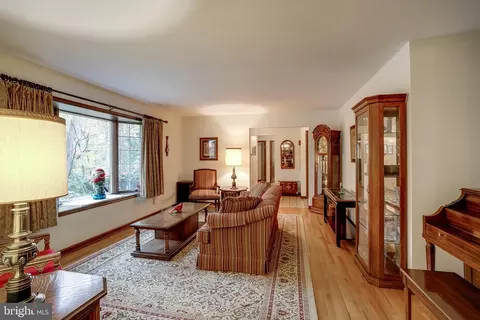 10 Laurel Dr, Wrightstown, NJ 08562 photo 5