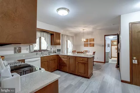 10 Laurel Dr, Wrightstown, NJ 08562 photo 13
