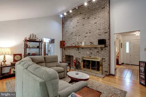 10 Laurel Dr, Wrightstown, NJ 08562 photo 9