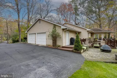 10 Laurel Dr, Wrightstown, NJ 08562 photo 3