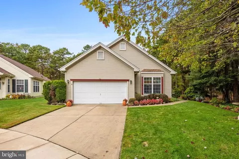 35 Dutchess Ct, Southampton, NJ 08088