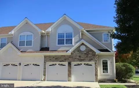 2 Tudor Ct, Marlton, NJ 08053