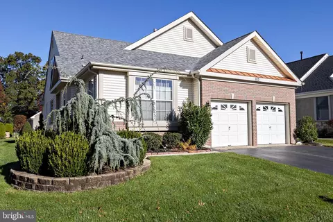 103 Stonehaven Ln, Hainesport, NJ 08036
