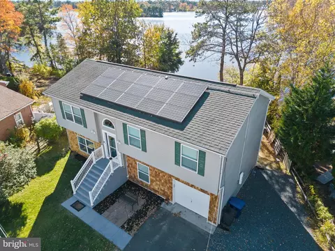 8 Sommers Ln, Browns Mills, NJ 08015