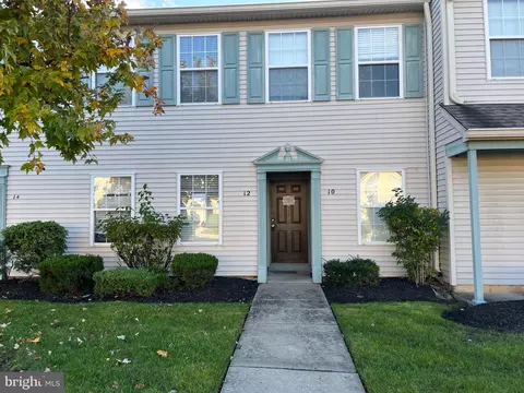 10 Foxglove Dr, Delran, NJ 08075