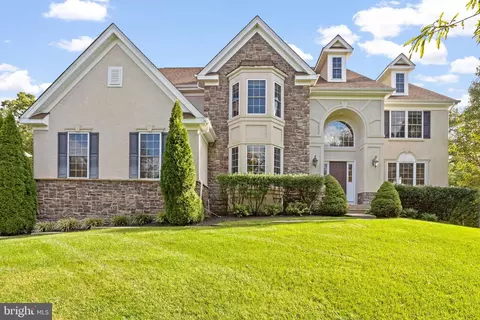 45 Foxcroft Way, Mount Laurel, NJ 08054