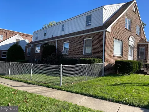 301 E Main St, Maple Shade, NJ 08052 photo 4