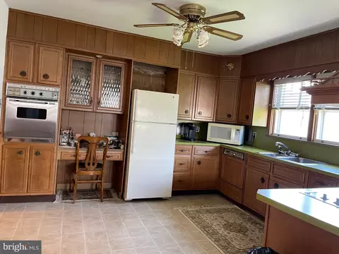 301 E Main St, Maple Shade, NJ 08052 photo 10