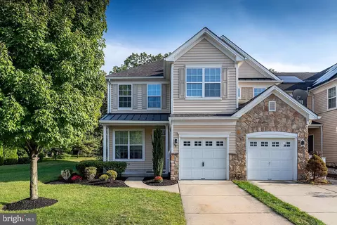 9 Stern Light Dr, Mount Laurel, NJ 08054