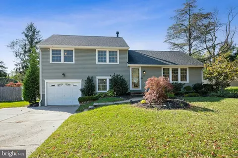 203 Yardley Rd, Delran, NJ 08075