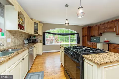 1051 Tuckerton Rd, Marlton, NJ 08053 photo 9