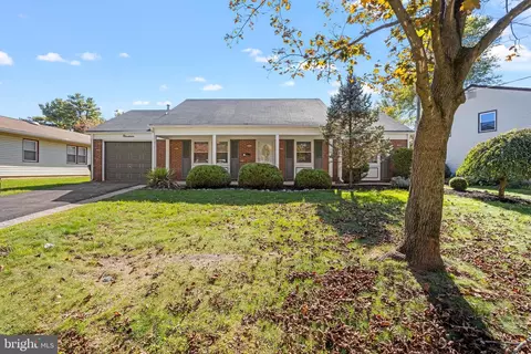 19 Nevada Ln, Willingboro, NJ 08046