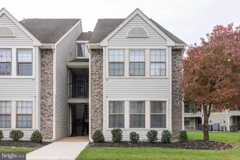 14 Sheffield Dr, Marlton, NJ 08053