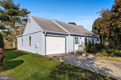 103 Dorchester Dr, Southampton, NJ 08088