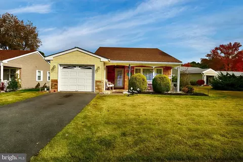 76 Huntington Dr, Southampton, NJ 08088