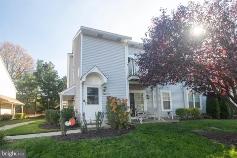 2202 Sedgefield Dr # B, Mount Laurel, NJ 08054