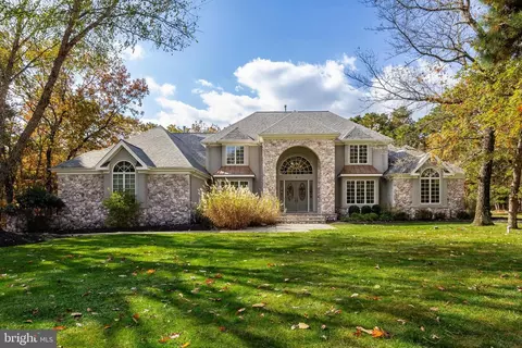 5 Elderberry Ct, Medford, NJ 08055