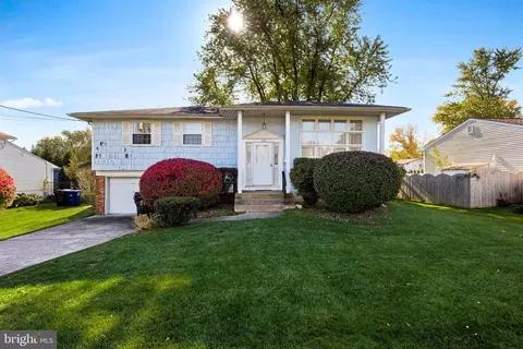 44 Dartmouth Dr, Delran, NJ 08075