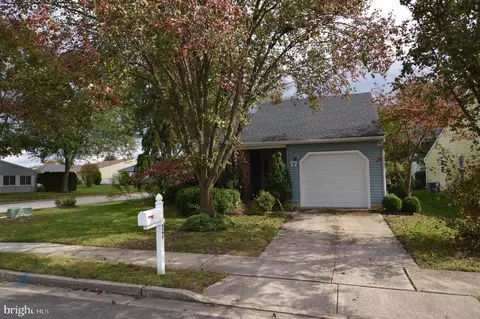 77 Falmouth Dr, Mount Laurel, NJ 08054