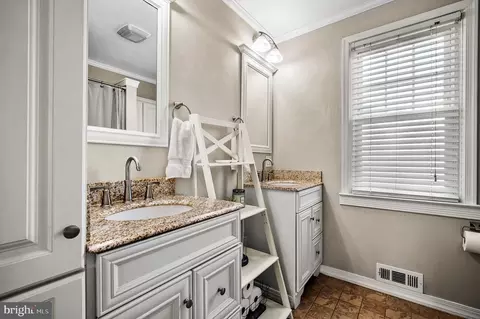 27 S Boulevard Ave, Maple Shade, NJ 08052 photo 18