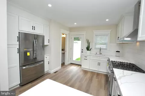 76 E 3rd St, Moorestown, NJ 08057