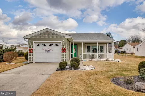 74 Huntington Dr, Southampton, NJ 08088