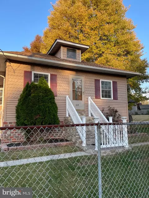 123 S Fellowship Rd, Maple Shade, NJ 08052