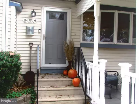 528 Cramer Ave, Beverly, NJ 08010 photo 2