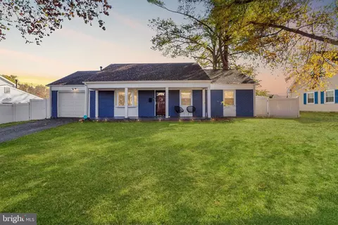 24 Griffin Ln, Willingboro, NJ 08046