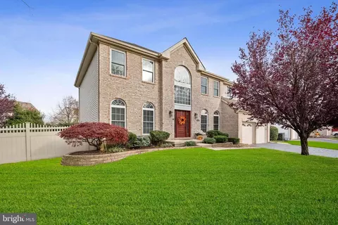 10 Canter Dr, Burlington, NJ 08016