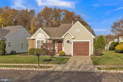 531 Hydrangea Dr, Mount Laurel, NJ 08054