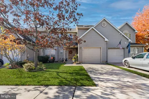 5 Dewberry Ln, Delran, NJ 08075