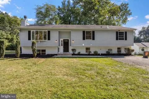 1 18th St, Burlington, NJ 08016