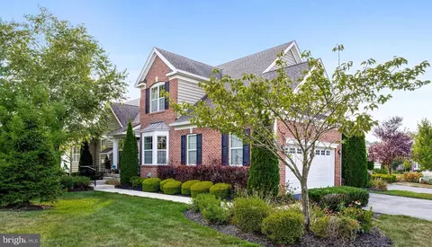 110 Sarazen Dr, Moorestown, NJ 08057