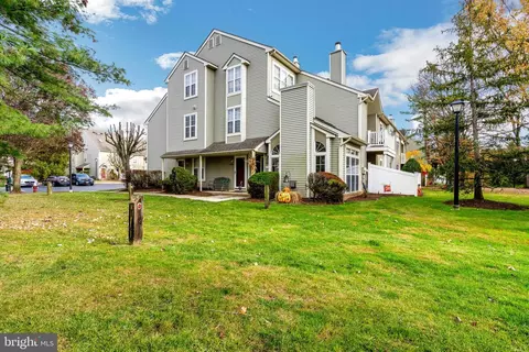 2205 A Yarmouth Ln, Mount Laurel, NJ 08054