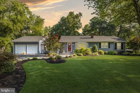 201 Woodland Ave, Medford, NJ 08055